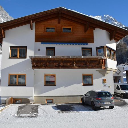 Haus Schimpfoessl Appartement Flirsch Buitenkant foto