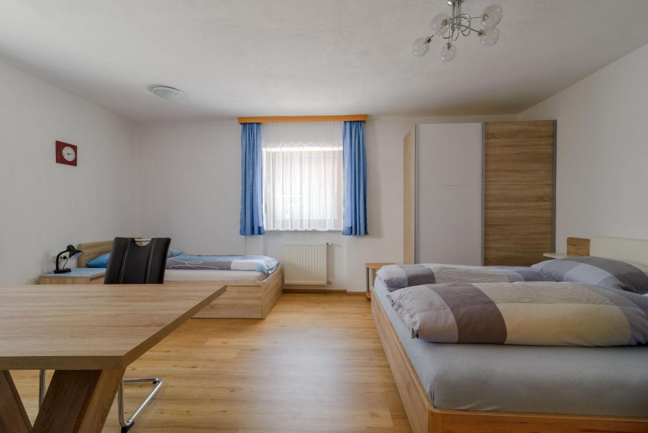 Haus Schimpfoessl Appartement Flirsch Buitenkant foto