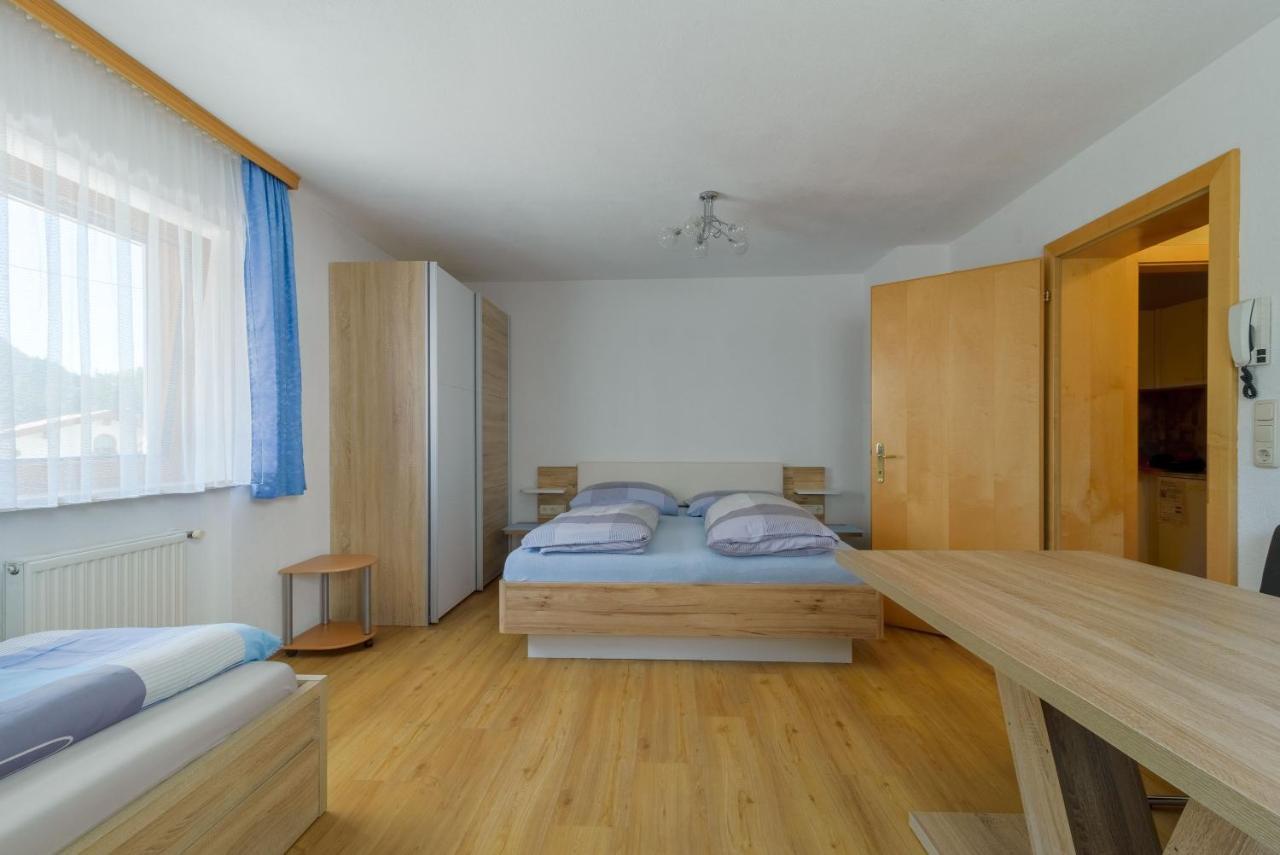 Haus Schimpfoessl Appartement Flirsch Buitenkant foto