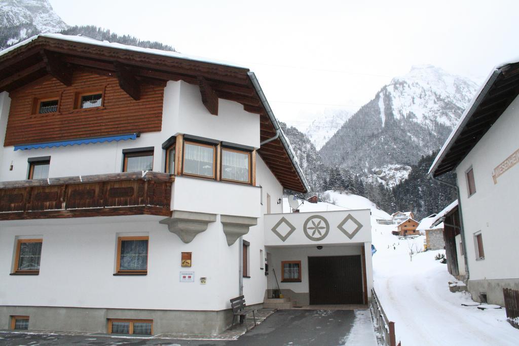 Haus Schimpfoessl Appartement Flirsch Buitenkant foto