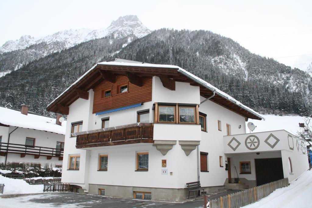 Haus Schimpfoessl Appartement Flirsch Buitenkant foto